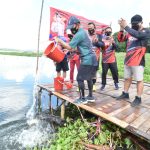 Kapolda Kepri Tebar Benih Ikan dan Penanaman Bibit Pohon Trembesi di Hutan Dam Duriangkang Kapolda Kepri Tebar Benih Ikan dan Penanaman Bibit Pohon Trembesi di Hutan Dam Duriangkang