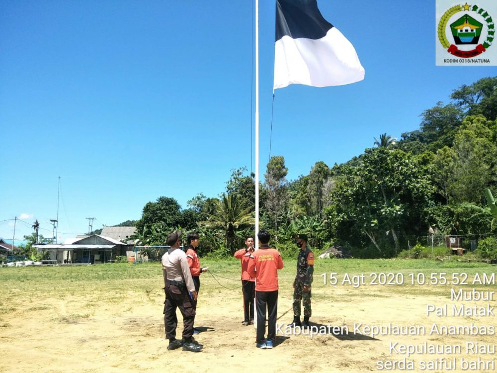 Babinsa Koramil 07/Palmatak, Mantapkan Pasukan Pengibar Bendera HUT RI Ke-75