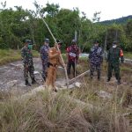 Babinsa Koramil 06/Serasan, Turut Serta Dalam Kegiatan Peletakan Batu Pertama Kamar Mandi Pantai Sisi