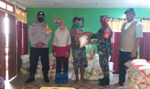 Agar Tetap Sasaran, Babinsa Serda Yusrial Turut Serta Awasi Penyaluran BST Agar Tetap Sasaran, Babinsa Serda Yusrial Turut Serta Awasi Penyaluran BST