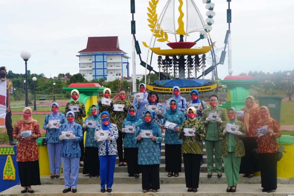 Gubernur Kepri Pimpin Rapat Bersama Seluruh Kepala OPD di Lingkungan Pemprov Kepri Gubernur Kepri Pimpin Rapat Bersama Seluruh Kepala OPD di Lingkungan Pemprov Kepri