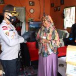 Polres Karimun Laksanakan Bakti Sosial Secara Serentak Dalam Rangka HUT Kemerdekaan Republik Indonesia ke-75 Polres Karimun Laksanakan Bakti Sosial Secara Serentak Dalam Rangka HUT Kemerdekaan Republik Indonesia ke-75