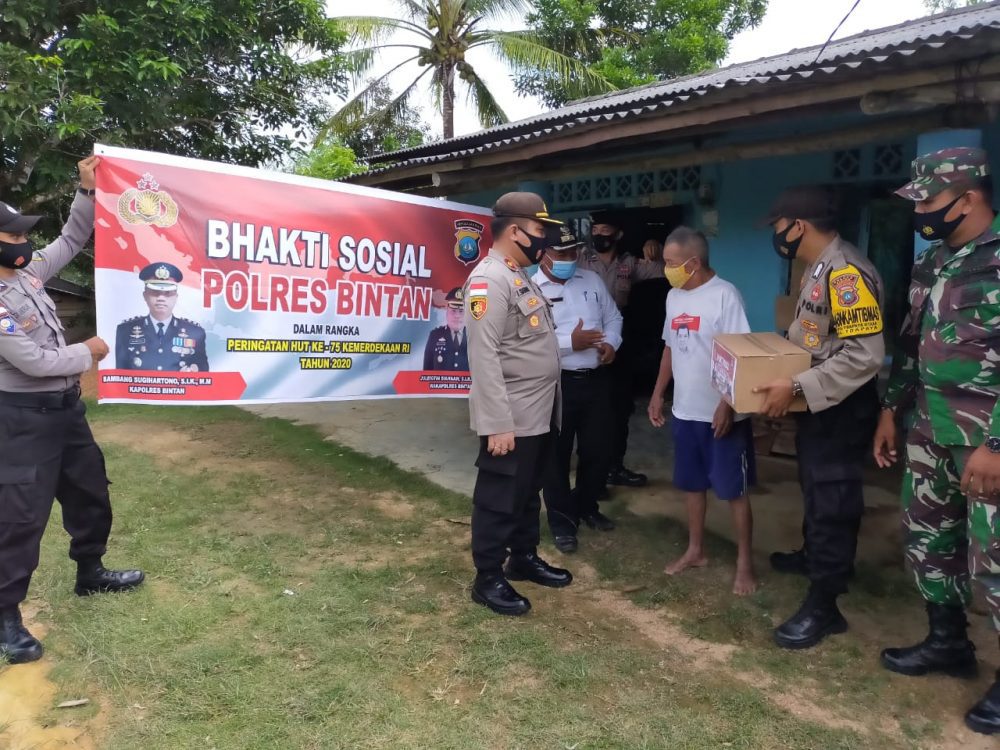 Polres Bintan dan Polsek Jajaran Serentak Gelar Bhakti Sosial dalam rangka meriahkan HUT Kemerdekan R.I ke-75