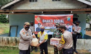 Polres Bintan Laksanakan Bakti Sosial Bagikan Paket Sembako ke Masyarakat