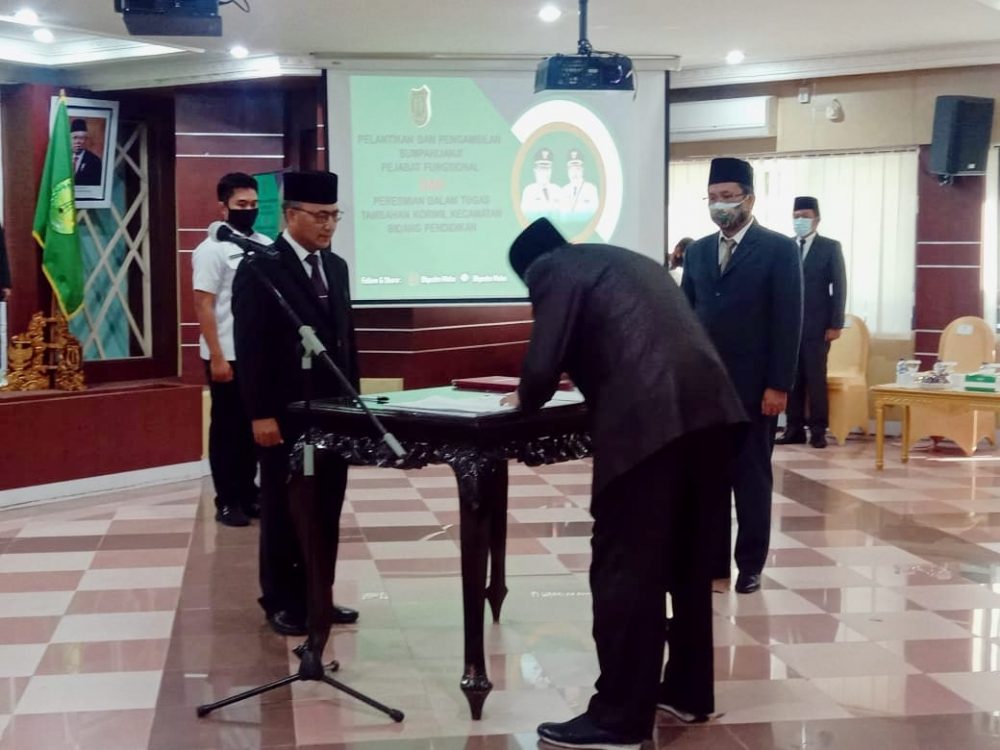 Sekda Muba Lantik 31 Pejabat Fungsional  Dinkes dan Koordinator Wilayah Dikbud