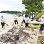 Dalam Rangka Hari Kesatuan Gerak Bhayangkari ke-68, Bhayangkari Daerah Kepri Tanam Terumbu Karang di Perairan Pulau Dedap