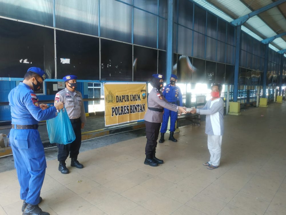 Polres Bintan Peduli Covid-19, Gelar Bakti Sosial dan Membuka Dapur Umum
