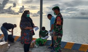 Babinsa Koramil 06/Serasan, Terus Upayakan Memutus Rantai Covid-19 Babinsa Koramil 06/Serasan, Terus Upayakan Memutus Rantai Covid-19