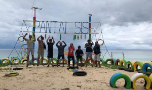 Dandim 0318/Natuna Sempatkan Diri Minggu Ceria di Pantai Sisi