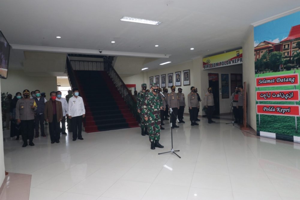 Apel Gelar Pasukan Dalam Rangka Operasi Mantap Praja Seligi-2020 di Polda Kepri