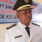 Camat Singkep Barat Serahkan Langsung Dana BTT dan Ratusan Masker di Desa Sungai Raya