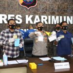 Tersangka YS dan MK Kurir Narkotiba Dibekuk Polres Karimun Tersangka YS dan MK Kurir Narkotiba Dibekuk Polres Karimun