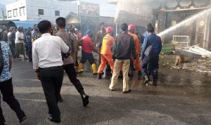 KPP Natuna Bantu Intansi Terkait Dalam Operasi Penyelamatan Terhadap Kebakaran Rumah di Air Lakon