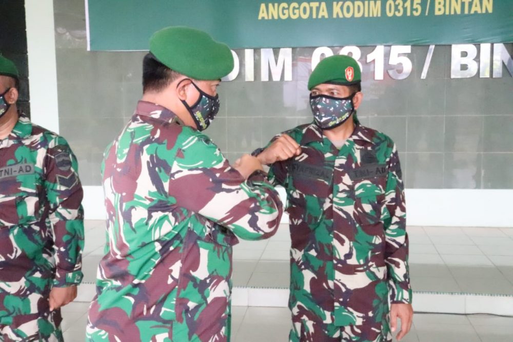Dandim 0315/Bintan Pimpin Acara Korp Raport Kenaikan Pangkat Bintara dan Tamtama Kodim 0315/Bintan