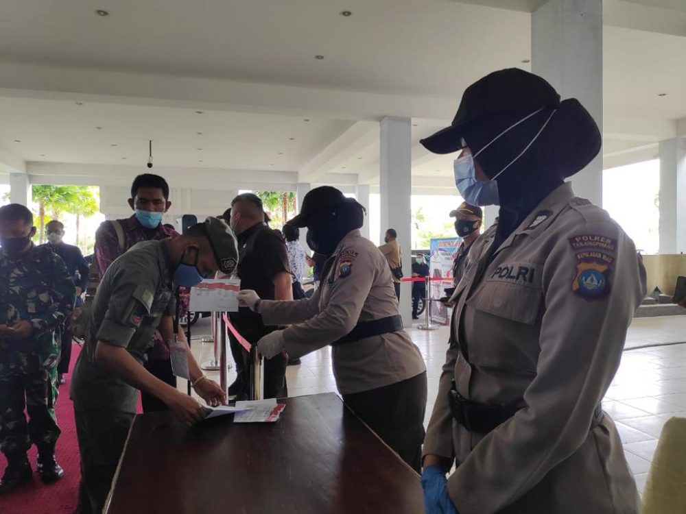 234 Personel Polres Tanjungpinang Lakukan Pengamanan Rapat Paripurna DPRD Provinsi Kepri Penyampaian Visi Misi Cagub dan Cawagub