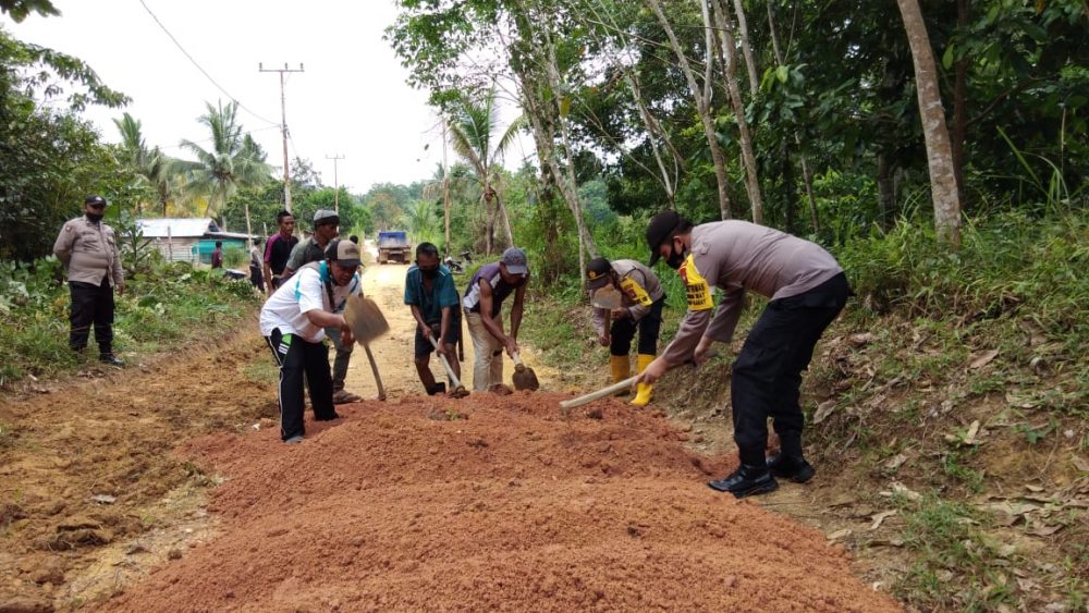 Polsek Singkep Barat Lakukan Goro di Desa Persiapan Air Batu Kec. Singkep Barat