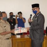 Berikan 1000 Masker di Kecamatan Selayar, H. Juramadi Esram Minta Agar ASN Tetap Netral di Pilkada Lingga