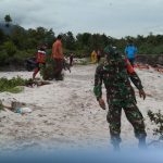 Babinsa Koramil 06/Serasan, Goro Bersama Masyarakat Bersihkan TPA