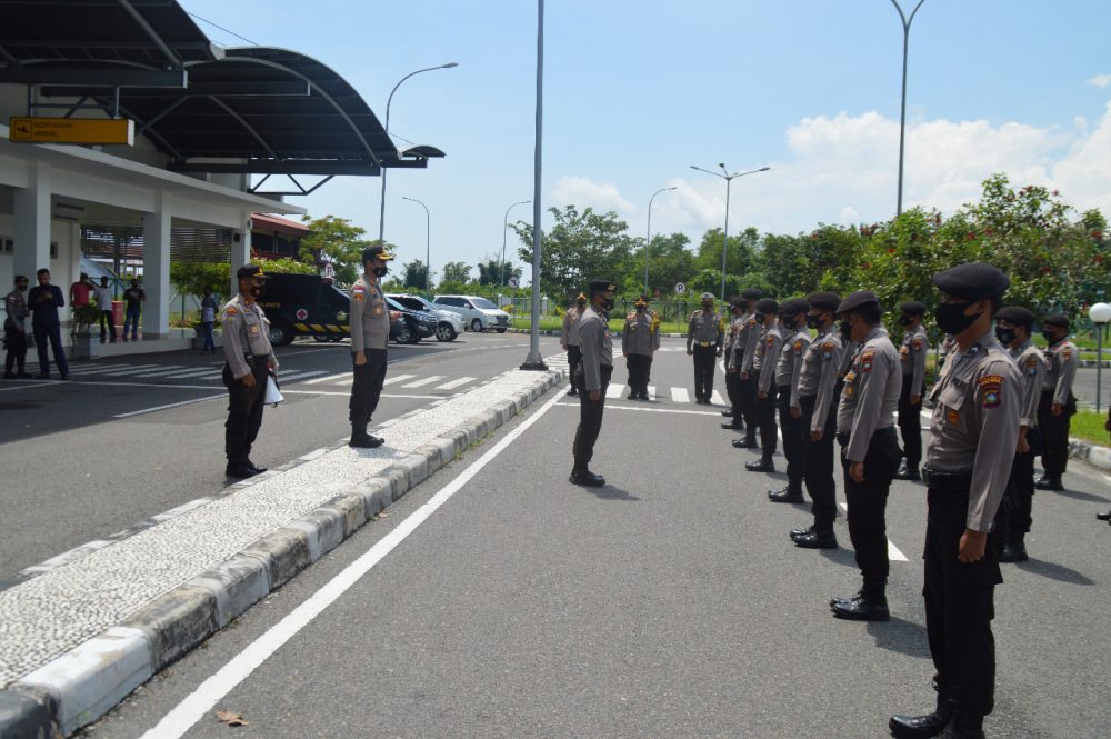 Kapolres Natuna Sambut Kepulangan Personil BKO Polresta Barelang Kapolres Natuna Sambut Kepulangan Personil BKO Polresta Barelang