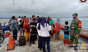 Bersama Unsur Terkait, Koramil 06/Serasan Terus Upayakan Putus Mata Rantai Covid-19