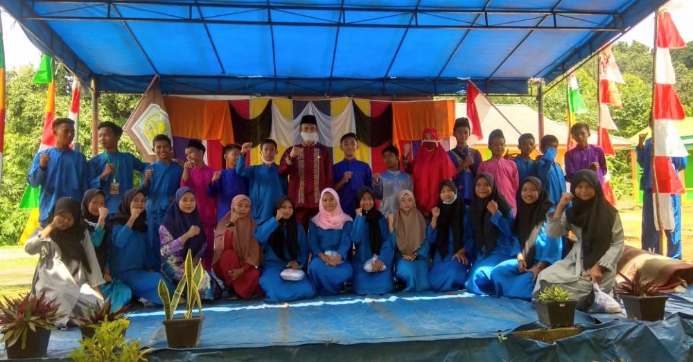Peringatan Maulid Nabi Muhammad SAW 1442 H di Kecamatan Tambelan, di Laksanakan di Sekolah MTs Tambelan Peringatan Maulid Nabi Muhammad SAW 1442 H di Kecamatan Tambelan, di Laksanakan di Sekolah MTs Tambelan