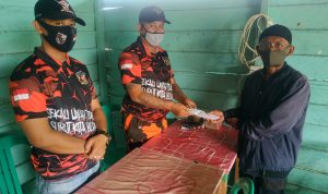 MPC PP Natuna Serahkan Bantuan Donasi Kepada Keluarga Aidil, Pengidap Penyakit Usus Bocor MPC PP Natuna Serahkan Bantuan Donasi Kepada Keluarga Aidil, Pengidap Penyakit Usus Bocor