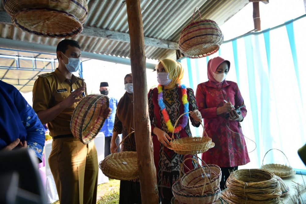 Sofha Marwah Bahtiar Mengajak Para Ibu Rumah Tangga Untuk Jadi Pengrajin