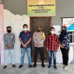 Jelang Pemungutan Suara Pilkada 2020, Kapolsek Singkep Barat Lakukan Silaturahmi dan Koordinasi ke Kantor PPK Kec. Singkep Barat Jelang Pemungutan Suara Pilkada 2020, Kapolsek Singkep Barat Lakukan Silaturahmi dan Koordinasi ke Kantor PPK Kec. Singkep Barat