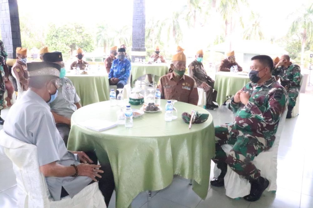 Penuh Rasa Kekeluargaan, Kodim 0315/Bintan Laksanakan Coffe Morning dan Silaturrahmi Bersama Veteran di Kota Tanjungpinang Penuh Rasa Kekeluargaan, Kodim 0315/Bintan Laksanakan Coffe Morning dan Silaturrahmi Bersama Veteran di Kota Tanjungpinang