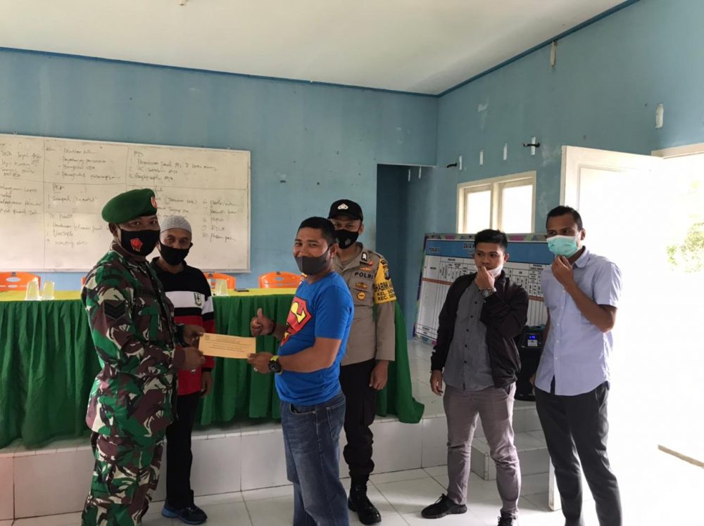 Babinsa Serka Parsimin, Turut Kawal Penyaluran BLT DD
