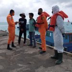 Nelayan Bagan Yang Hanyut di Perairan Pulau Semiun Berhasil di Evakusi Tim SAR Gabungan