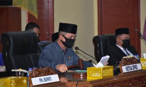 DPRD Lingga Gelar Paripurna Penetapan Bupati dan Wakil Bupati Lingga Periode 2021-2024 DPRD Lingga Gelar Paripurna Penetapan Bupati dan Wakil Bupati Lingga Periode 2021-2024
