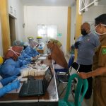 Ketua Komisi I DPRD Natuna Pantau Pelaksanaan Vaksinasi Covid-19 Bagi Nakes Puskesmas