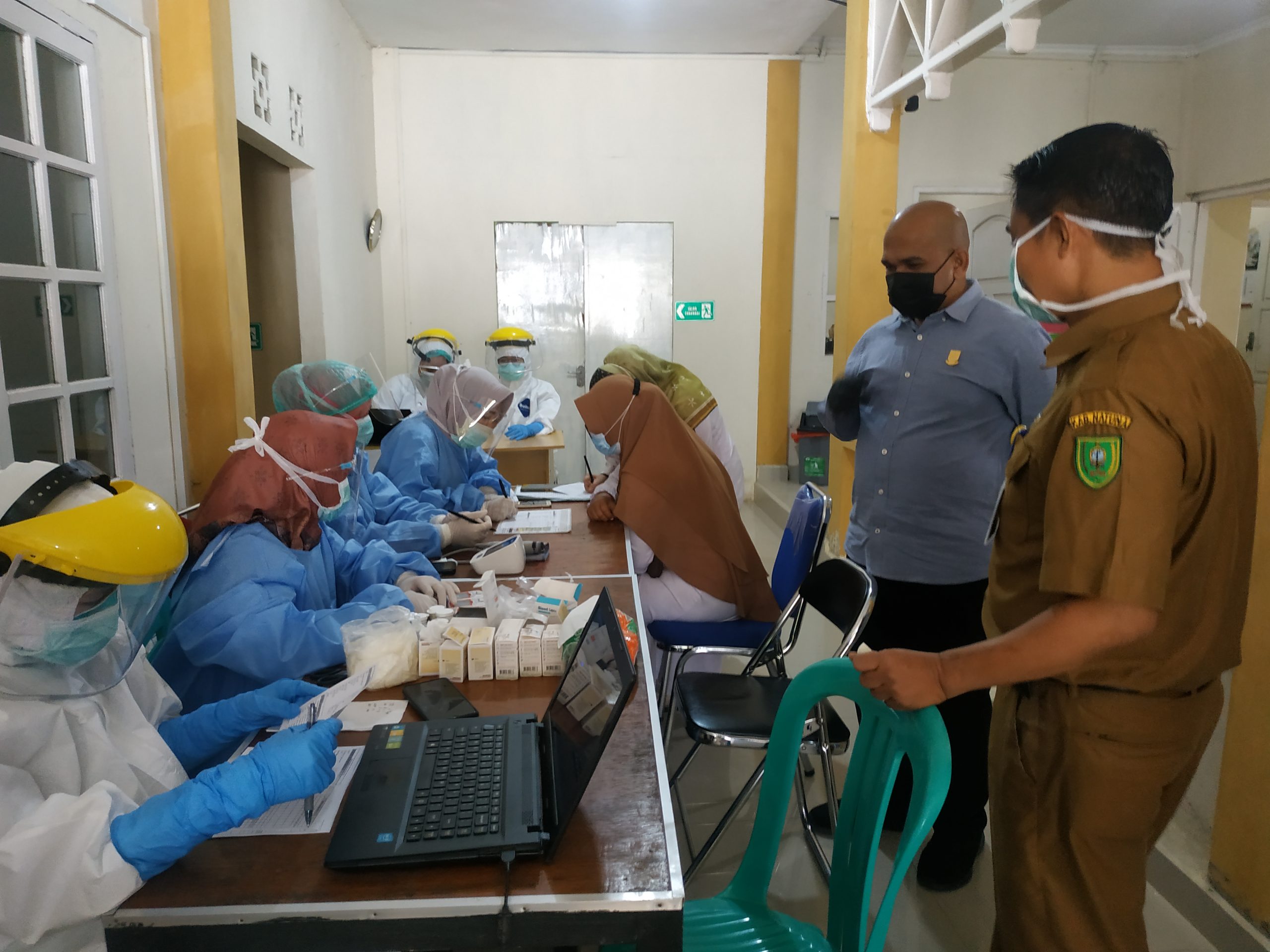 Ketua Komisi I DPRD Natuna Pantau Pelaksanaan Vaksinasi Covid-19 Bagi Nakes Puskesmas