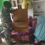 Kegiatan Non Fisik TMMD Ke-110, Babinsa Koramil 06/Serasan Promosikan Produk Anyaman Tikar
