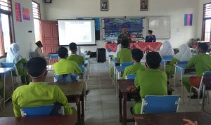 TMMD Ke-110, Babinsa Serka Parsimin Sosialisasikan Geopark Natuna Kepada Siswa SMA N 1 Serasan TMMD Ke-110, Babinsa Serka Parsimin Sosialisasikan Geopark Natuna Kepada Siswa SMA N 1 Serasan
