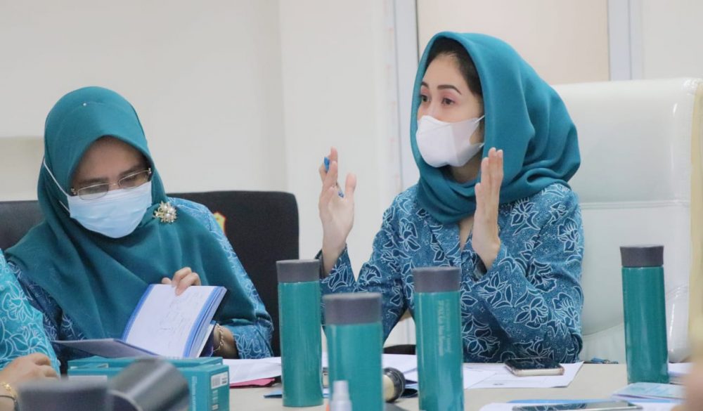 Secara Virtual, Ketua TP PKK Muba Thia Yufada bersama Anggota Hadiri Rakernas IX PKK Secara Virtual, Ketua TP PKK Muba Thia Yufada bersama Anggota Hadiri Rakernas IX PKK
