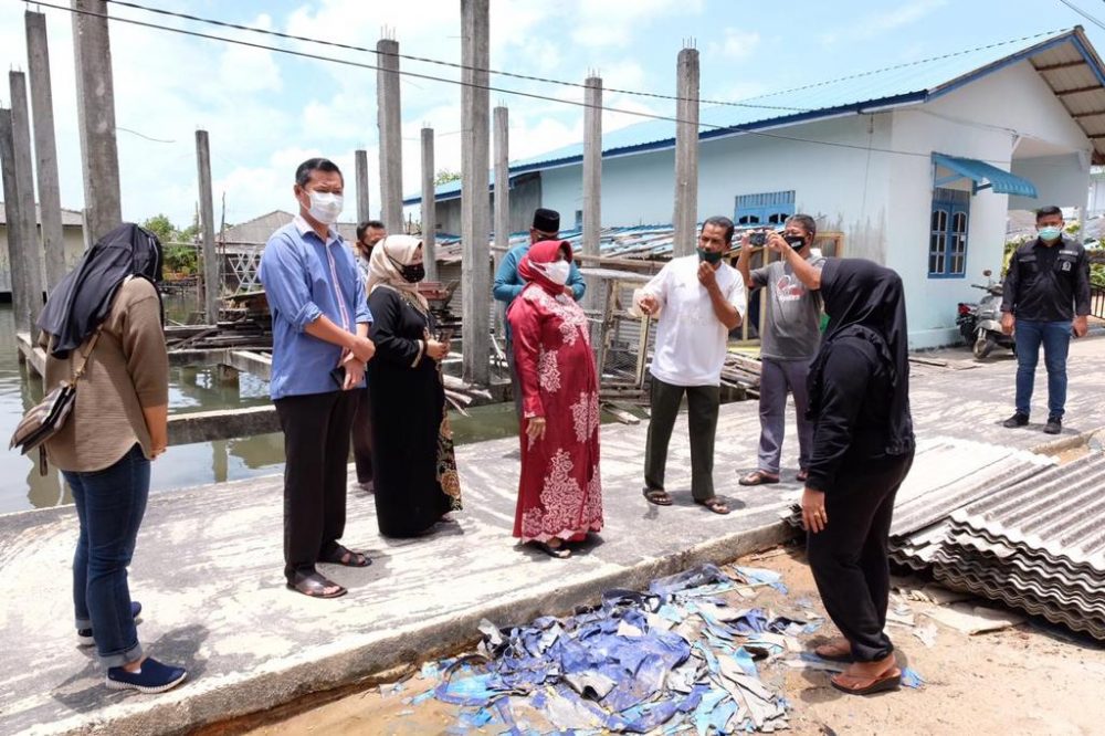 Dapat Laporan Warga Ada Pelantar Beton Roboh, Rahma Langsung Tinjau Lokasi Dapat Laporan Warga Ada Pelantar Beton Roboh, Rahma Langsung Tinjau Lokasi