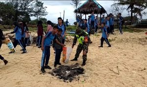 TMMD Ke 110 Kodim 0318 / Natuna, Koramil 06/Serasan Goro Bersihkan Pantai