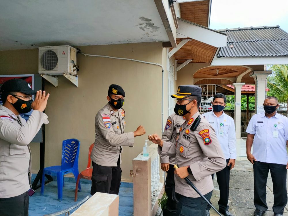 Kapolres Natuna Tinjau Posko PPKM Berbasis Mikro Covid-19 Di Kelurahan Batu Hitam