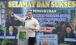 IWO Muba dikukuhkan, Bupati Imbau Wartawan Tetap Jaga Peradaban dan Berkarya Sesuai UU No 40 Tahun 1999 IWO Muba dikukuhkan, Bupati Imbau Wartawan Tetap Jaga Peradaban dan Berkarya Sesuai UU No 40 Tahun 1999