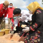Wagub Kepri Lakukan Peletakan Batu Pertama Pembangunan Gudang PMI Kepri