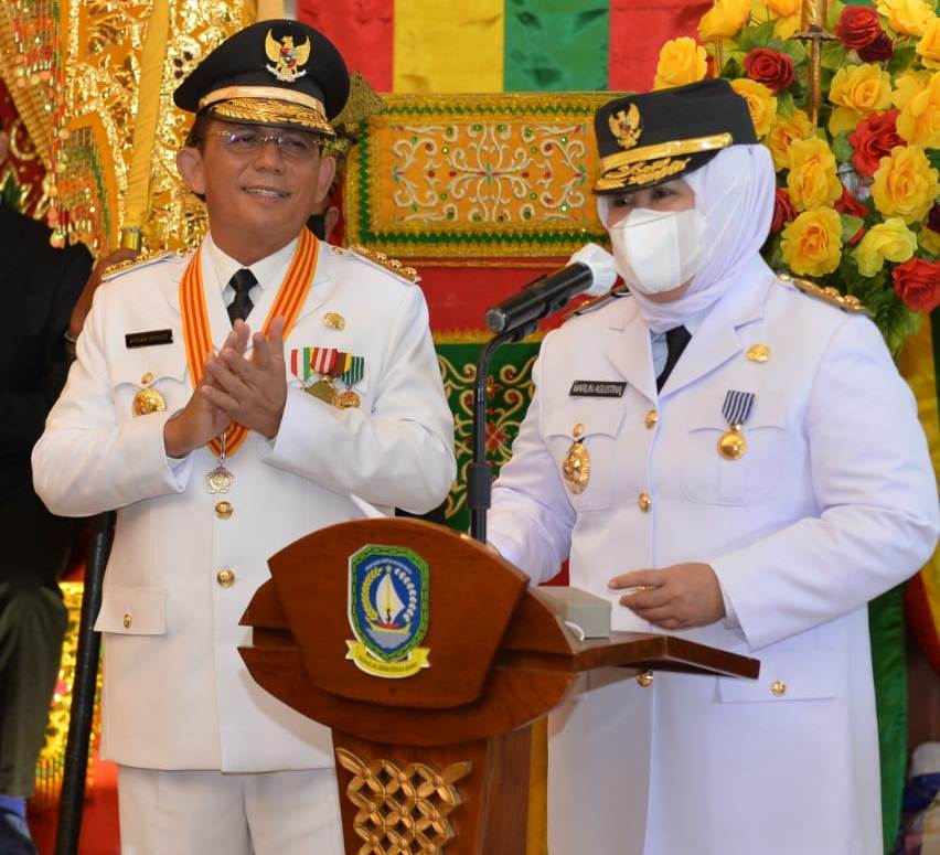 Jadi Gubernur dan Wakil Gubernur Kepri, Ansar-Marlin Hadiri Prosesi Tepuk Tepung Tawar Jadi Gubernur dan Wakil Gubernur Kepri, Ansar-Marlin Hadiri Prosesi Tepuk Tepung Tawar
