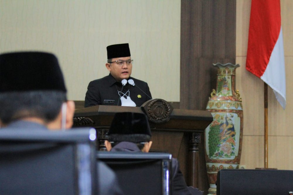 Bupati Muba Sampaikan Jawaban Terhadap Pandangan Umum Fraksi DPRD Muba Bupati Muba Sampaikan Jawaban Terhadap Pandangan Umum Fraksi DPRD Muba