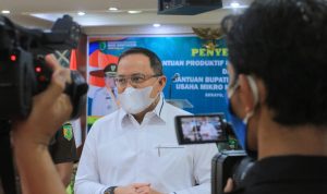 Bupati Muba Kumpulkan Zakat Fitrah Pegawai Muba Capai Rp. 3,2 Miliar Bupati Muba Kumpulkan Zakat Fitrah Pegawai Muba Capai Rp. 3,2 Miliar