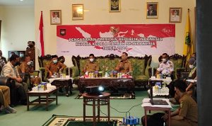 Gelar Rapat Bersama OPD, Bupati Lingga Bahas Penanganan Covid-19