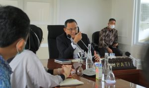 Presiden Jokowi Dengan Bupati Dodi Reza Dibuatkan Film Dokumenter Presiden Jokowi Dengan Bupati Dodi Reza Dibuatkan Film Dokumenter