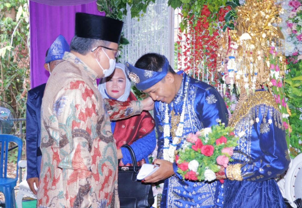 Dodi Reza Hadiri Pernikahan Petugas Kebersihan Ruang Kerjanya Dodi Reza Hadiri Pernikahan Petugas Kebersihan Ruang Kerjanya