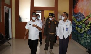 Pastikan Pegawai Tidak Bolos, Sekda Muba Keliling Kantor Dinas