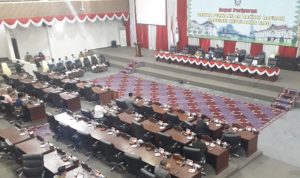 Bahas Ranperda Perseroda, DPRD Kepri Paripurnakan Jawaban Pemprov Kepri Atas Pandum Fraksi-Fraksi